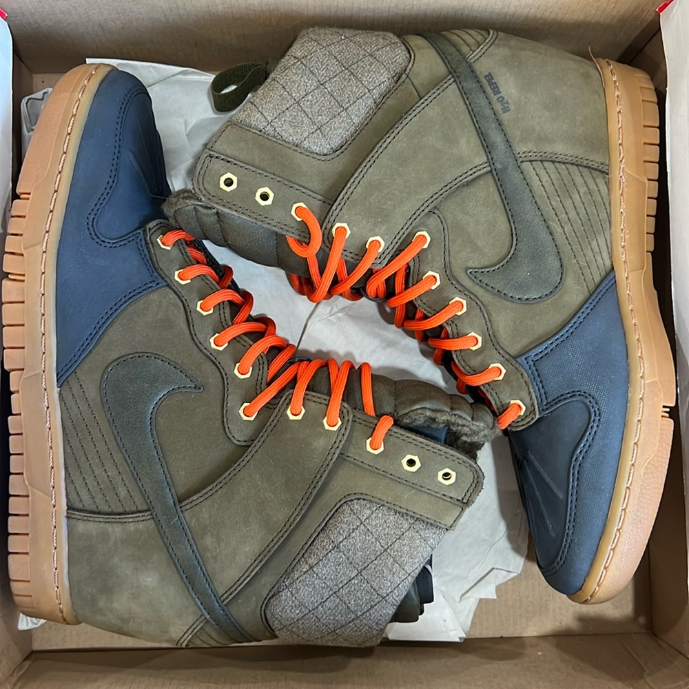 Women’s Dunk Sky High Sneakerboot 9.5 NWT